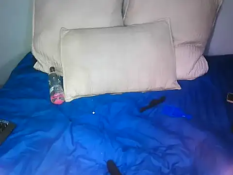 Bootyclit87xx online show from 11.18.25