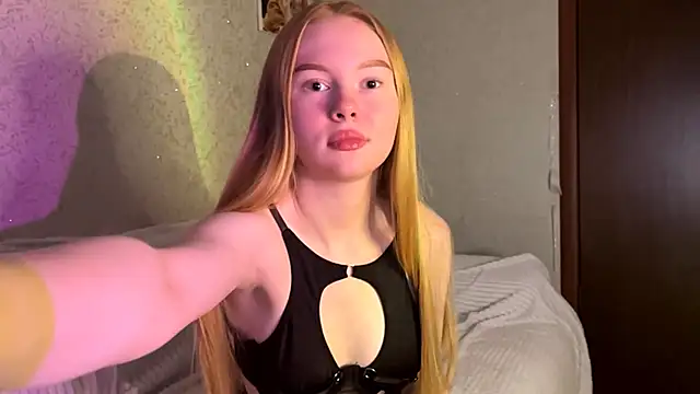 RaguelNicksons online show from 10.11.25