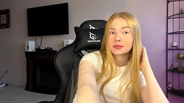 RaguelNicksons online show from 11.03.25