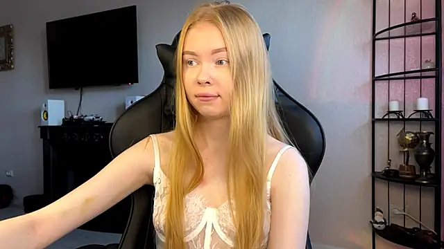 RaguelNicksons online show from 11.19.25