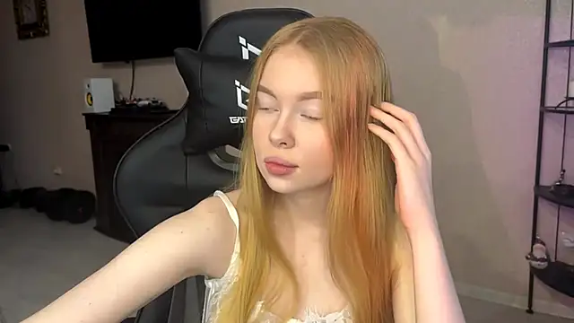 RaguelNicksons online show from 12.03.25