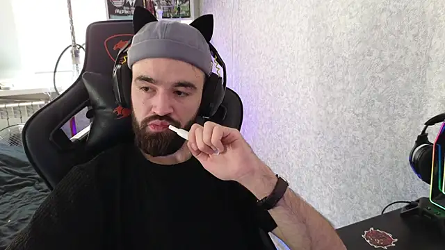 Snapshot of Nik_Namee chatting on 10.18.25 Nik Namee online show from 10.18.25