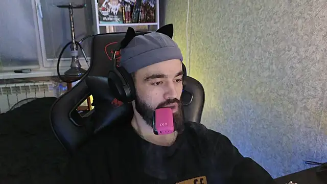 Snapshot of Nik_Namee chatting on 10.28.25 Nik Namee online show from 10.28.25