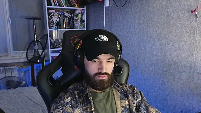 Snapshot of Nik_Namee chatting on 12.14.25 Nik Namee online show from 12.14.25