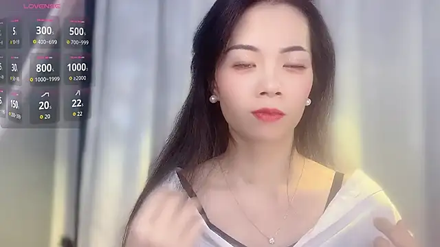 Snapshot of Lynnalltop-165-KeKe chatting on 11.19.25 Lynnalltop-165-KeKe online show from 11.19.25