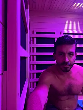 Snapshot of DrDreAu chatting on 10.27.25 DrDreAu online show from 10.27.25