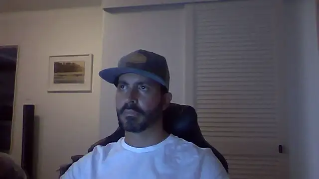 Snapshot of DrDreAu chatting on 11.01.25 DrDreAu online show from 11.01.25