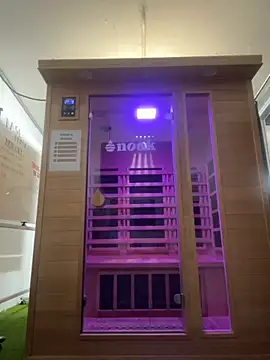 Snapshot of DrDreAu chatting on 11.10.25 DrDreAu online show from 11.10.25