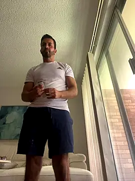 Snapshot of DrDreAu chatting on 11.11.25 DrDreAu online show from 11.11.25