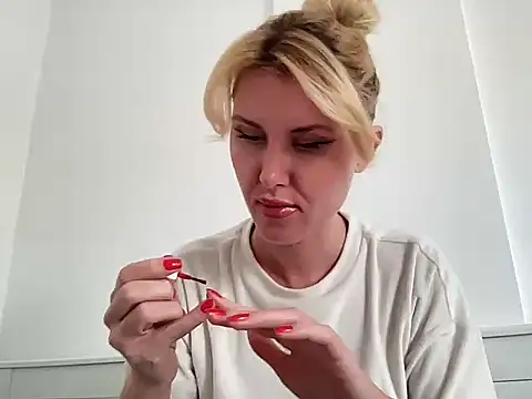 Ilymaris online show from 02.25.26