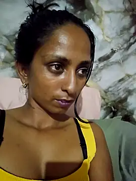 Snapshot of dreamerrrrr1 chatting on 10.28.25 dreamerrrrr1 online show from 10.28.25