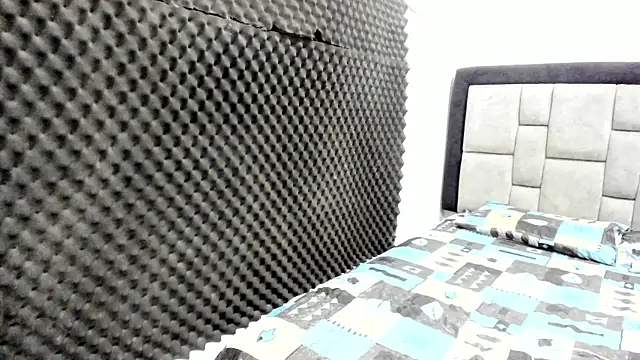 Snapshot of gabi-grey chatting on 10.13.25 gabi-grey online show from 10.13.25