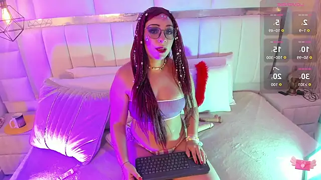 Snapshot of _nicole_moon chatting on 10.31.25 nicole moon online show from 10.31.25