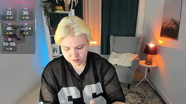 roxie luna online show from 10.14.25