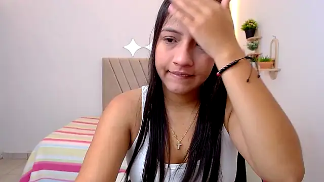 Snapshot of zara_cute chatting on 05.23.26 zara cute online show from 05.23.26