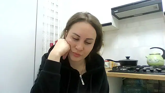 Snapshot of MeadowEyes chatting on 04.21.26 MeadowEyes online show from 04.21.26