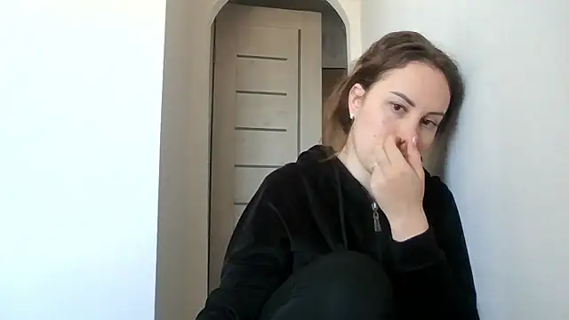 Snapshot of MeadowEyes chatting on 04.22.26 MeadowEyes online show from 04.22.26