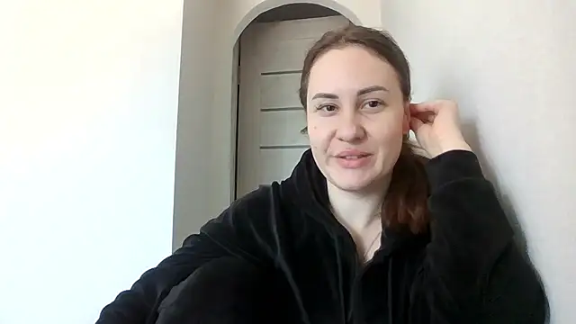 Snapshot of MeadowEyes chatting on 04.27.26 MeadowEyes online show from 04.27.26