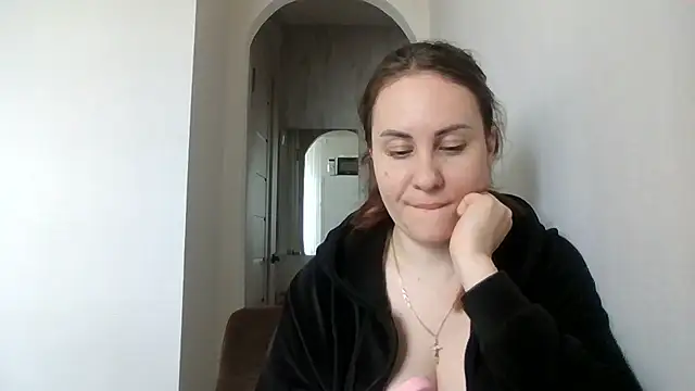 Snapshot of MeadowEyes chatting on 04.30.26 MeadowEyes online show from 04.30.26
