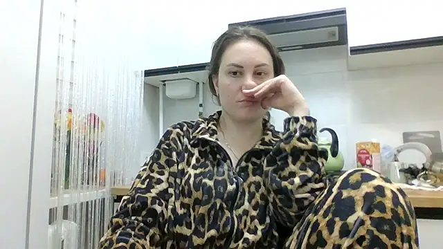 Snapshot of MeadowEyes chatting on 05.04.26 MeadowEyes online show from 05.04.26