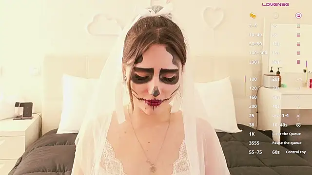 MoonliteDiva online show from 10.31.25