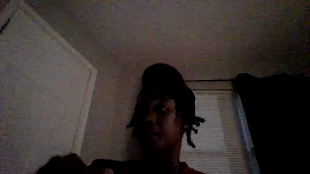 Snapshot of dezzidavill chatting on 06.10.26 dezzidavill online show from 06.10.26