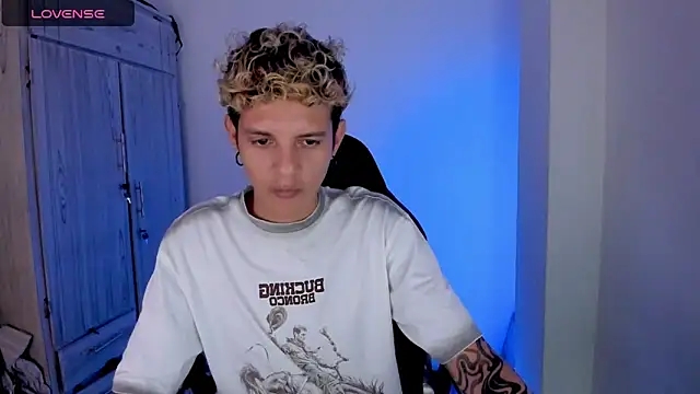 tylernova online show from 04.17.26