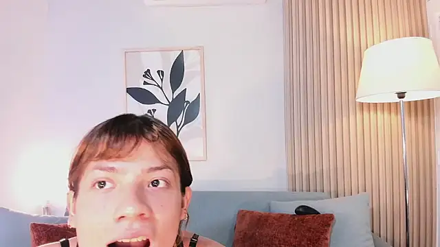 Snapshot of KassMonroe chatting on 02.18.26 KassMonroe online show from 02.18.26