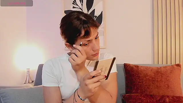 Snapshot of KassMonroe chatting on 02.20.26 KassMonroe online show from 02.20.26