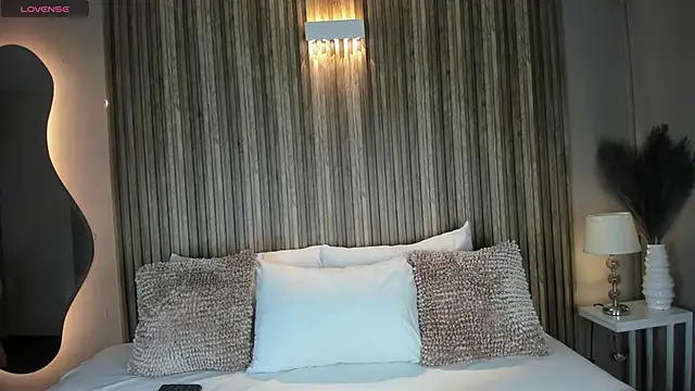 VanneCamiel online show from 11.06.25