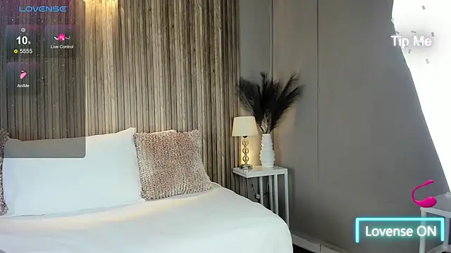 VanneCamiel online show from 11.18.25