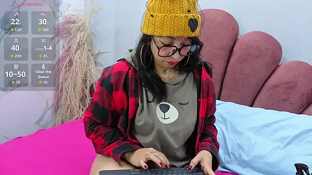 Snapshot of CHIARAJJONES chatting on 11.07.25 CHIARAJJONES online show from 11.07.25