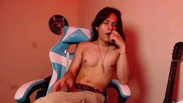 Snapshot of tom_1945 chatting on 10.22.25 tom 1945 online show from 10.22.25