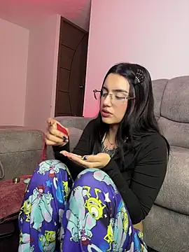 Lucy 699 online show from 04.17.26