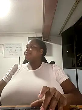 Snapshot of gabrielabrunette69 chatting on 12.14.25 gabrielabrunette69 online show from 12.14.25