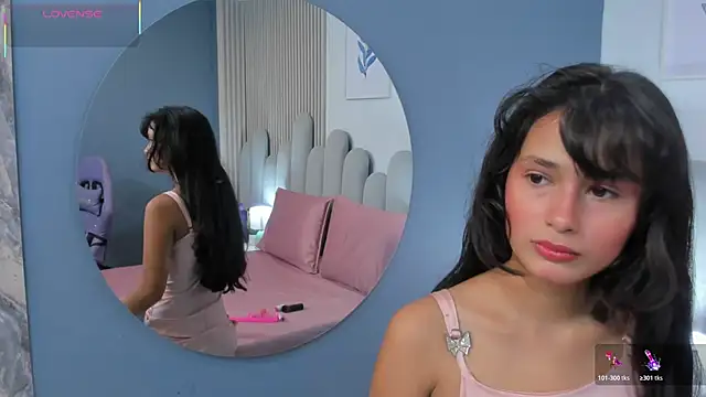 Snapshot of luly_dreams chatting on 05.09.26 luly dreams online show from 05.09.26