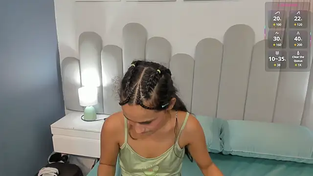 Snapshot of luly_dreams chatting on 05.17.26 luly dreams online show from 05.17.26