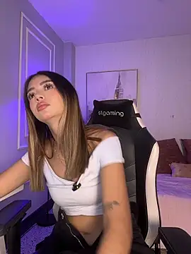 HoneyMollyX online show from 04.10.26