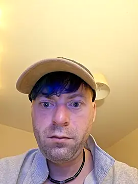 Snapshot of DelayedAnalog720 chatting on 11.13.25 DelayedAnalog720 online show from 11.13.25