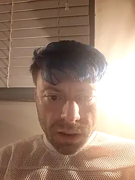 Snapshot of DelayedAnalog720 chatting on 11.29.25 DelayedAnalog720 online show from 11.29.25