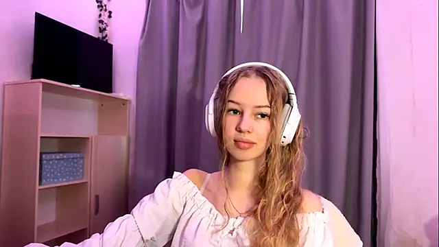 LunaCrave online show from 10.14.25