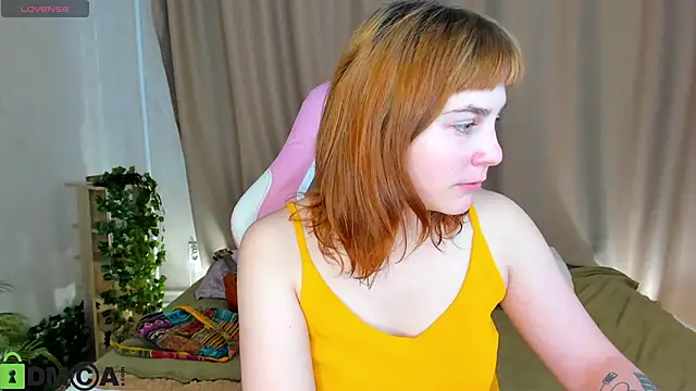 Snapshot of Rene_Shine chatting on 10.22.25 Rene Shine online show from 10.22.25