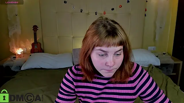 Snapshot of Rene_Shine chatting on 10.31.25 Rene Shine online show from 10.31.25