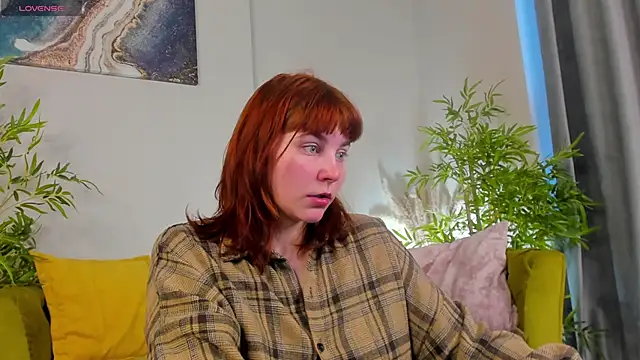 Snapshot of Rene_Shine chatting on 11.15.25 Rene Shine online show from 11.15.25