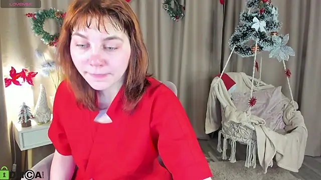 Snapshot of Rene_Shine chatting on 11.28.25 Rene Shine online show from 11.28.25