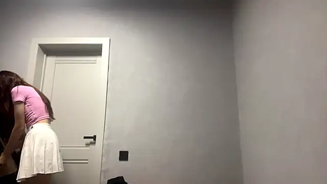 WildPeachh online show from 10.21.25