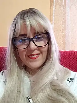 Snapshot of Amelialove42 chatting on 10.29.25 Amelialove42 online show from 10.29.25