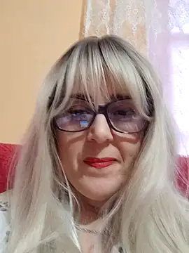 Snapshot of Amelialove42 chatting on 11.02.25 Amelialove42 online show from 11.02.25