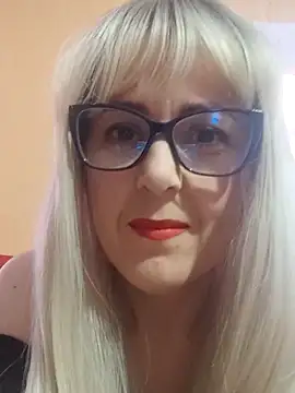 Snapshot of Amelialove42 chatting on 11.14.25 Amelialove42 online show from 11.14.25