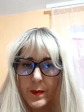 Snapshot of Amelialove42 chatting on 11.16.25 Amelialove42 online show from 11.16.25